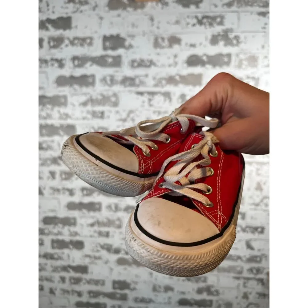 Converse | kids infant size 9 red lace up sneakers